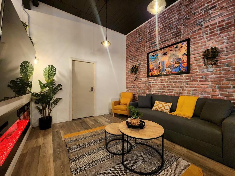 Loft Style Industriel-Centre-Ville+Parking Gratuit Quebec City Room photo